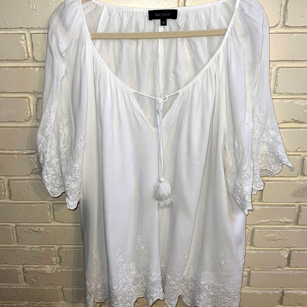 Karen Kane White Embroidered Flowy Peasant Blouse Size 2X